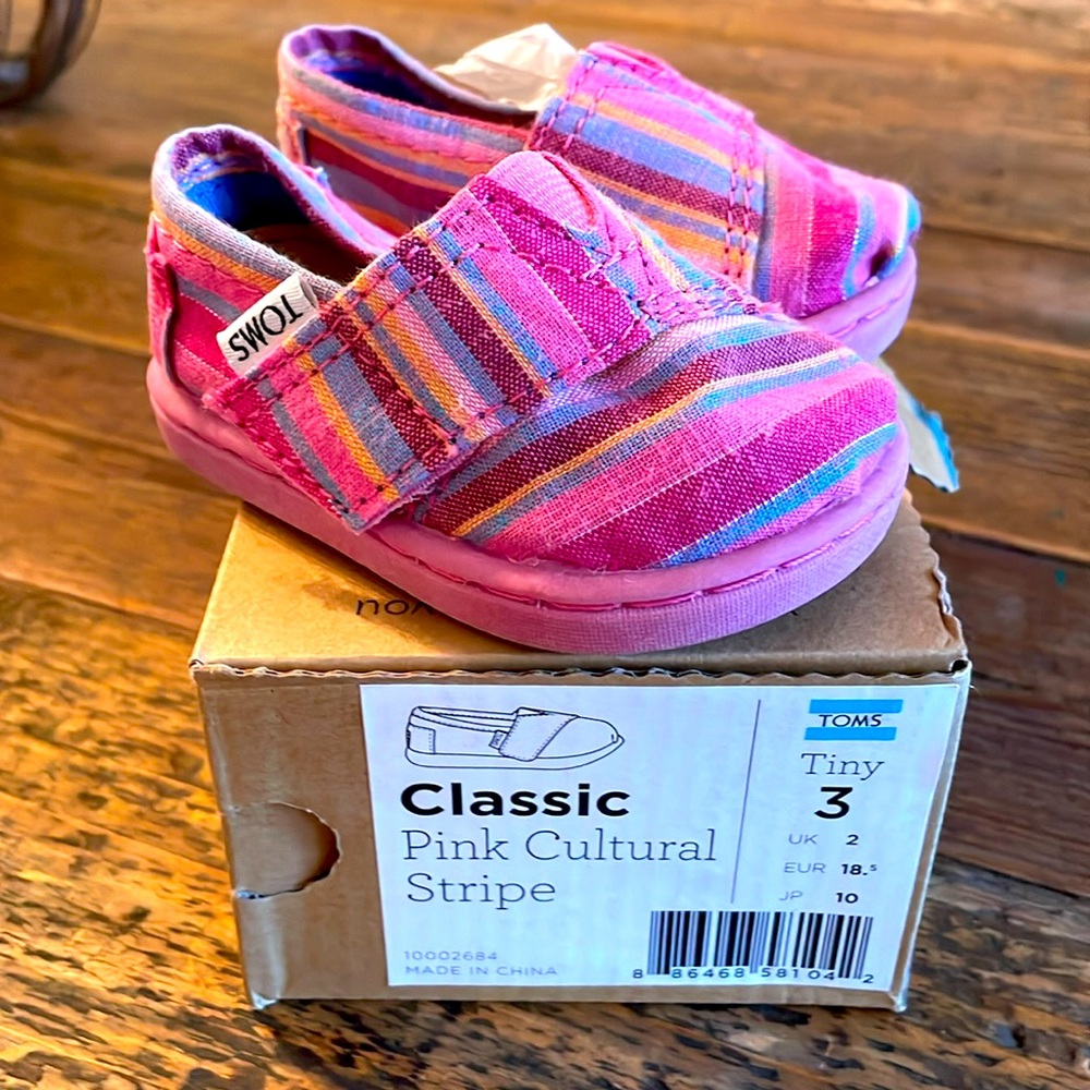 BRAND NEW TOMS Classic Pink Stripe Baby Shoe Sz 3